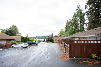 Toketi Lakeshore in Redmond, WA - Building Photo - Building Photo