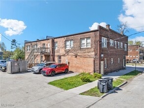 317 E 156th St in Cleveland, OH - Building Photo - Building Photo