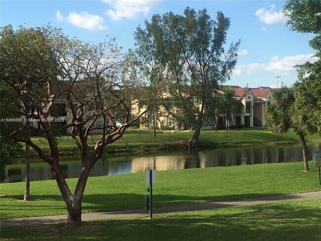 14923 SW 104th St-Unit -2-204 in Miami, FL - Building Photo - Building Photo