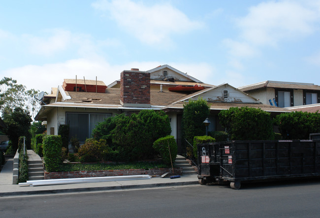 17021 Pinehurst Ln in Huntington Beach, CA - Building Photo - Building Photo