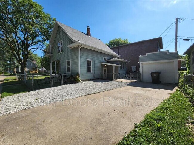 1301 Washington St in Lincoln, NE - Foto de edificio - Building Photo