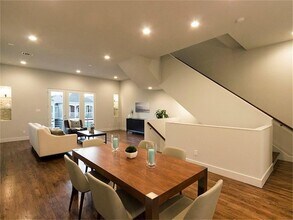 864 Wakefield Dr in Houston, TX - Building Photo - Building Photo