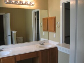 202 Splintered Arrow Dr in La Marque, TX - Building Photo - Building Photo