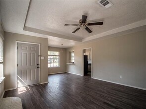 515 McQueary St in Arlington, TX - Building Photo - Building Photo