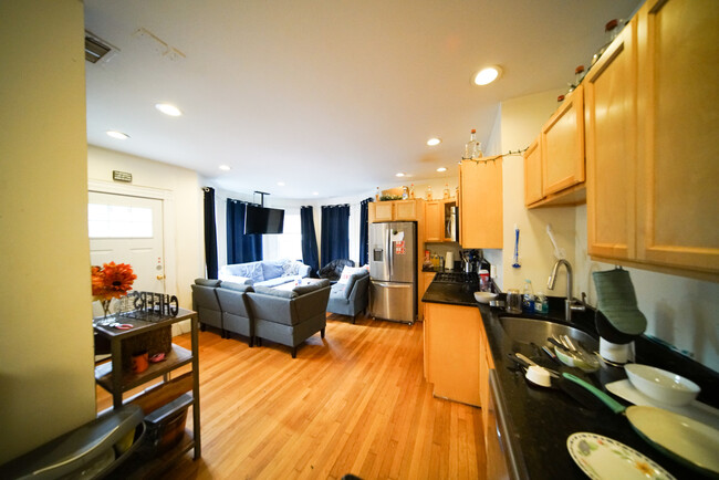 46 Ashford St, Unit 2