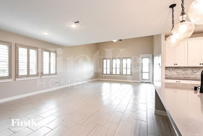 316 Clifton Crane Rd in La Porte, TX - Building Photo - Building Photo