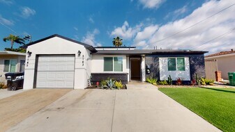 5143 Ewing St in San Diego, CA - Building Photo