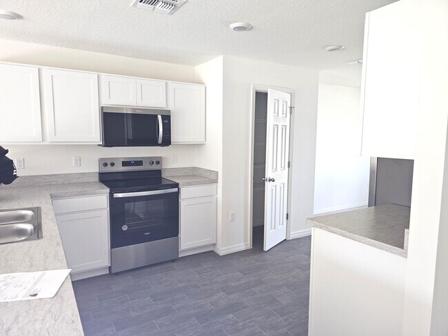 3681 SW Haines St in Port St. Lucie, FL - Building Photo - Building Photo