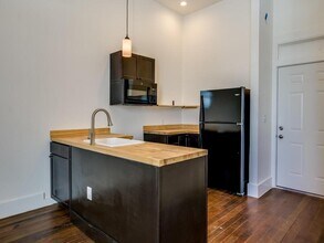 110 S Main St-Unit -203 in Elgin, TX - Building Photo - Building Photo