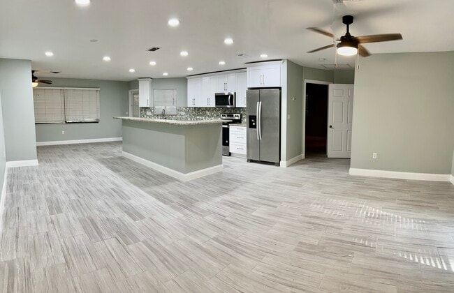 627 Alligator Dr in Venice, FL - Building Photo - Building Photo