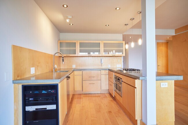 58 W 58th St in New York, NY - Building Photo - Building Photo