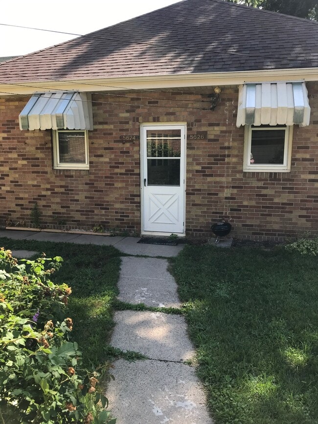 5624 Nicollet Ave in Minneapolis, MN - Foto de edificio - Building Photo