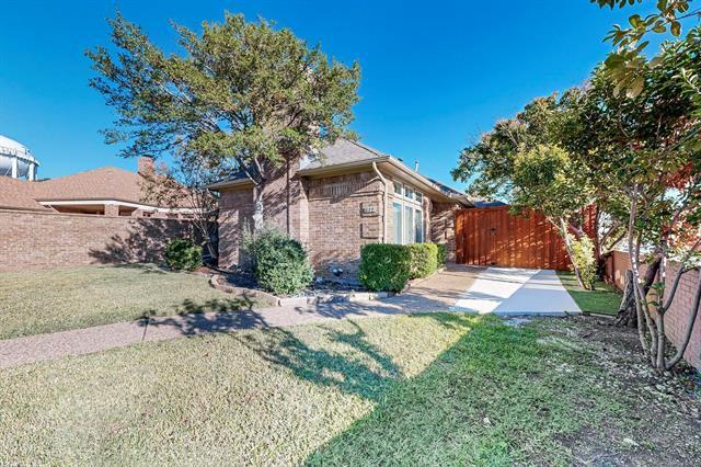 811 Oakway Ct in Richardson, TX - Building Photo