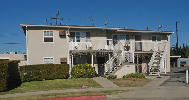 563 E Hurst St in Covina, CA - Building Photo - Building Photo