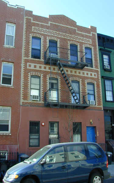 128 S 1st St in Brooklyn, NY - Building Photo