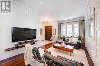 181 Kennedy Rd in Toronto, ON - Building Photo - Building Photo