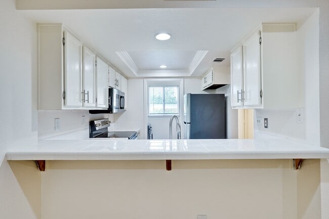 property at 1006 Summerplace Dr