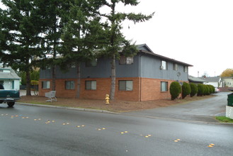 638 Moses Ln S in Renton, WA - Building Photo - Building Photo