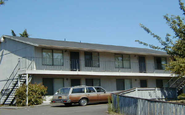 6203 SE 97th Ave in Portland, OR - Building Photo