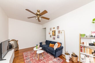 3000 N Halsted St, Unit #1B in Chicago, IL - Foto de edificio - Building Photo