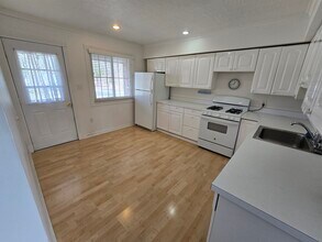 935 E Huron River Dr, Unit 935 in Belleville, MI - Building Photo - Building Photo