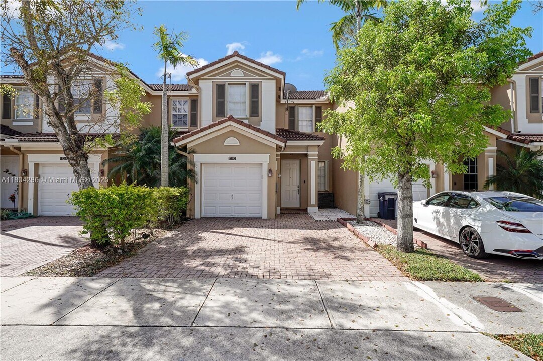15292 SW 119th St in Miami, FL - Building Photo
