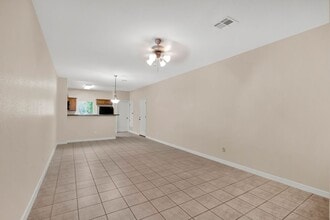 3150 N Yarbrough Dr in El Paso, TX - Building Photo - Building Photo