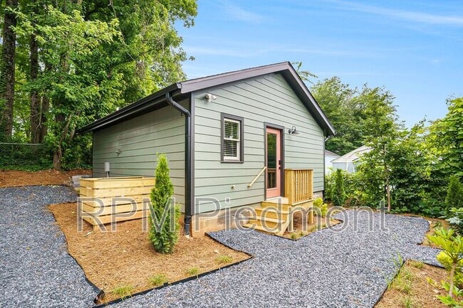 property at 1081 Hill St SE