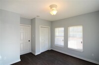 2211 Davis St photo'