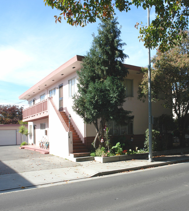 1471 N 1st St in San Jose, CA - Foto de edificio - Building Photo