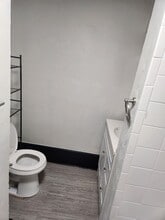 53 Baldwick Rd, Unit 1 in Pittsburgh, PA - Foto de edificio - Building Photo