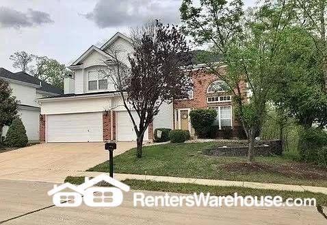 1137 New Ballwin Oaks Dr in Ballwin, MO - Foto de edificio