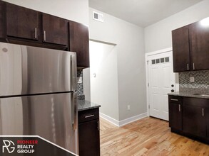 635 W Oakdale Ave, Unit #641-1 in Chicago, IL - Building Photo - Building Photo