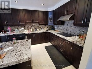1300 Wesson Ct in Mississauga, ON - Building Photo - Building Photo