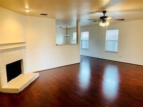 2533 Grand Gulf Rd in Fort Worth, TX - Foto de edificio - Building Photo