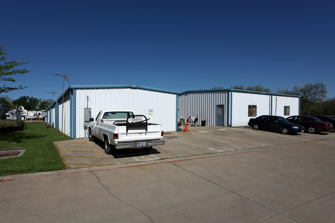 602 Cantrell St in Waxahachie, TX - Foto de edificio