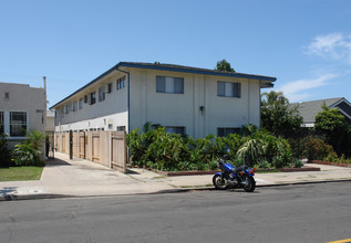 Juniper Apartments in San Diego, CA - Building Photo - Building Photo