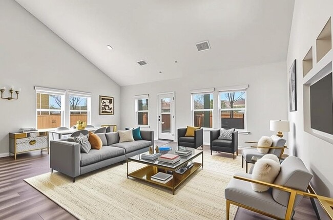 property at 913 Main St