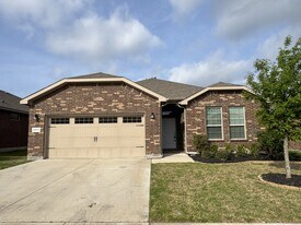 2511 Allview Ln in Glenn Heights, TX - Building Photo