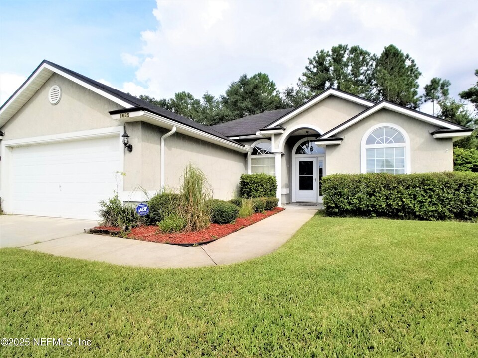 1635 Heather Fields Ct in Orange Park, FL - Building Photo