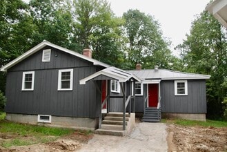 469 Mountain Rd in Concord, NH - Building Photo - Building Photo