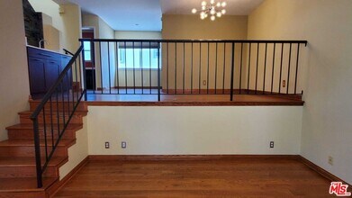 7320 Balboa Blvd in Los Angeles, CA - Building Photo - Building Photo