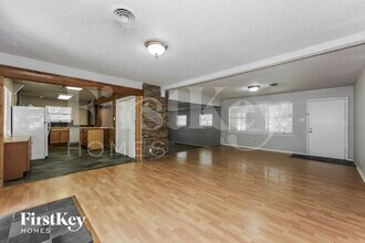 613 E University Ave in Waxahachie, TX - Building Photo - Building Photo