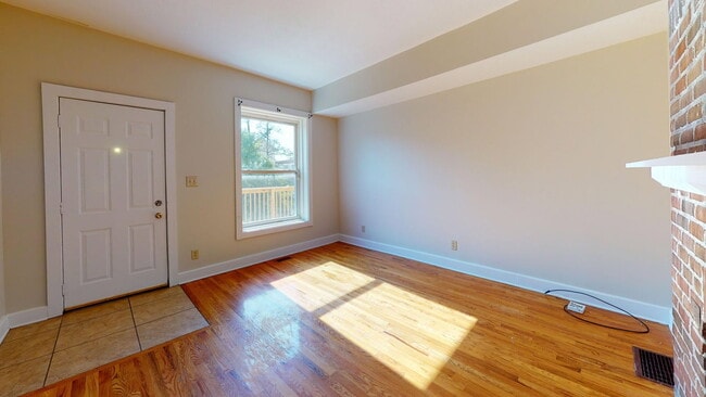 1363 Indianola Ave in Columbus, OH - Building Photo - Building Photo