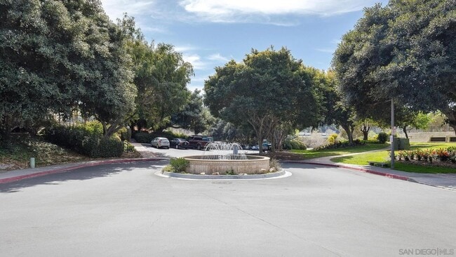 5765 Friars Rd in San Diego, CA - Foto de edificio - Building Photo