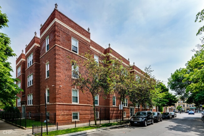 property at 2717 N Sawyer Ave