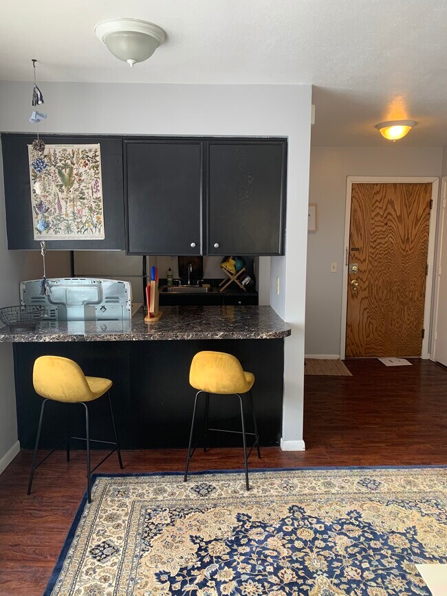 327 University Ave SE in Minneapolis, MN - Building Photo - Building Photo
