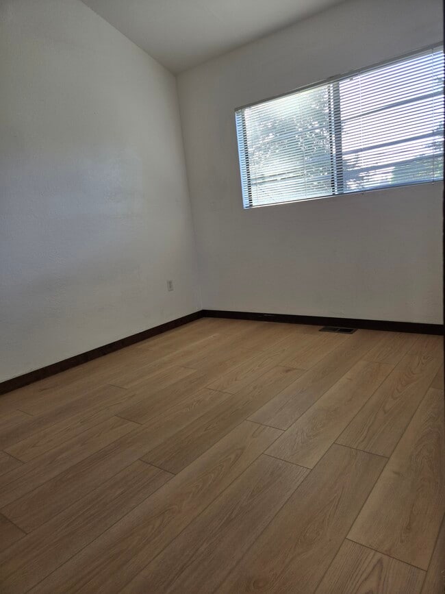 2124 5th Ave, Unit Apt B
