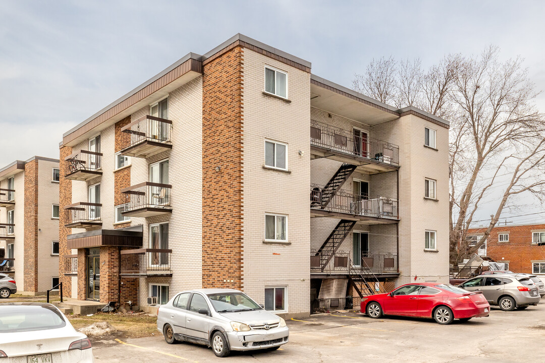 313 Cartier Boul O in Laval, QC - Building Photo