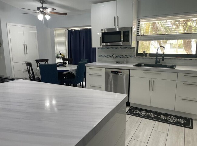 15684 86th Way N in West Palm Beach, FL - Building Photo - Building Photo